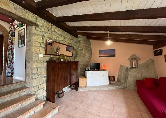 Casa Gra - Stunning Stonehouse With Garden בית נופש Toano